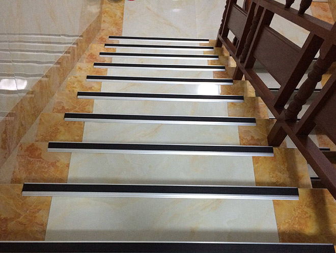 樓梯(ti)踏步應用(yong)